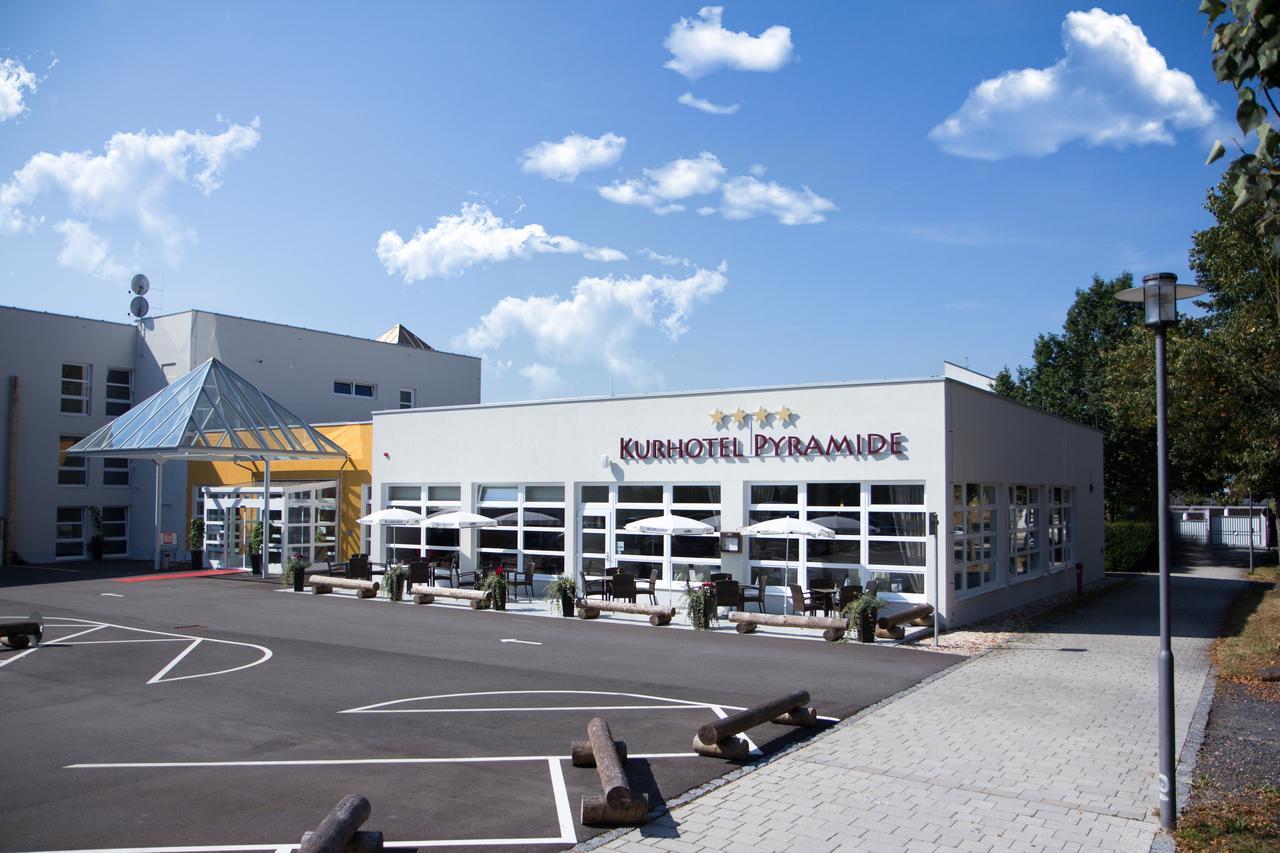 Kurhotel Pyramide Sibyllenbad Neualbenreuth Extérieur photo